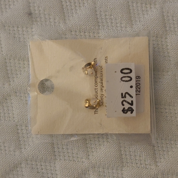 🆕️Gold Dipped Starfish Earing - Picture 2 of 3